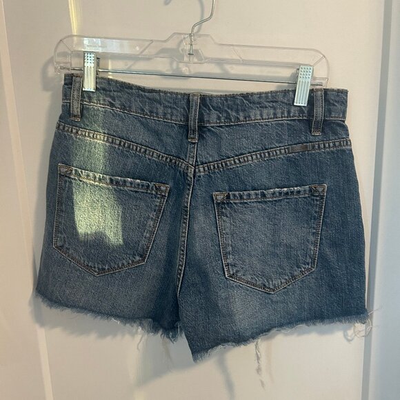 KanCan; M; Distressed denim shorts - Picture 2 of 2